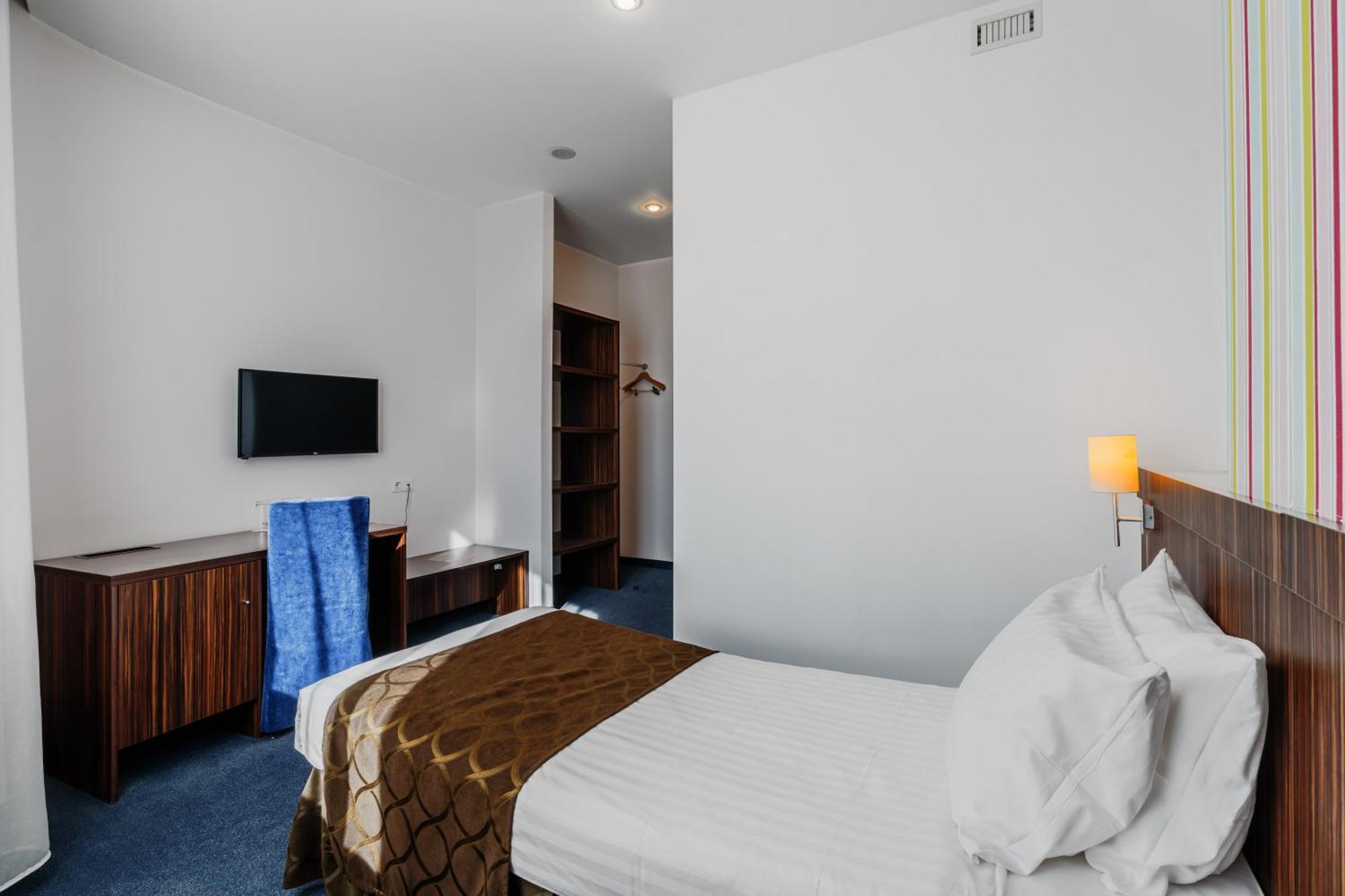 Rija Vef Hotel With Free Parking Riga Zimmer foto